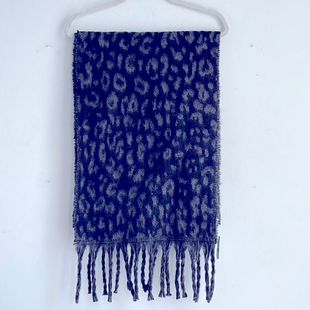 NWT GAP leopard print plush warm fringe hem scarf